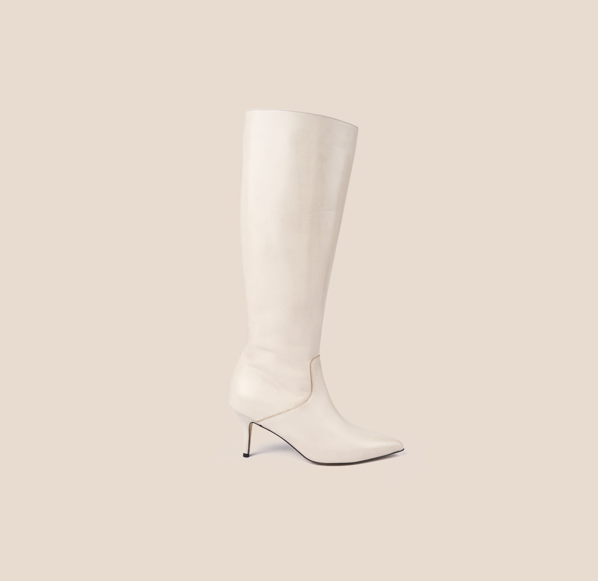 Alassio - Latte Leather