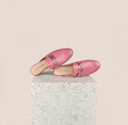 Load image into Gallery viewer, Alba Gold Chain Slides in Thulian Pink

