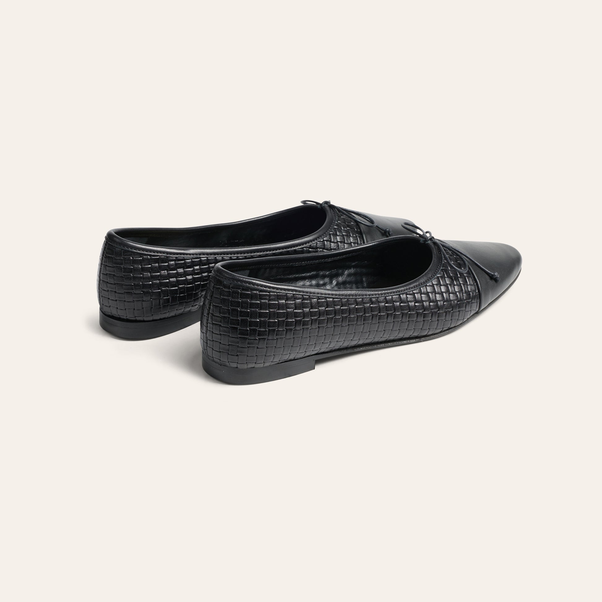 Como - Black Cassette/Black Cap