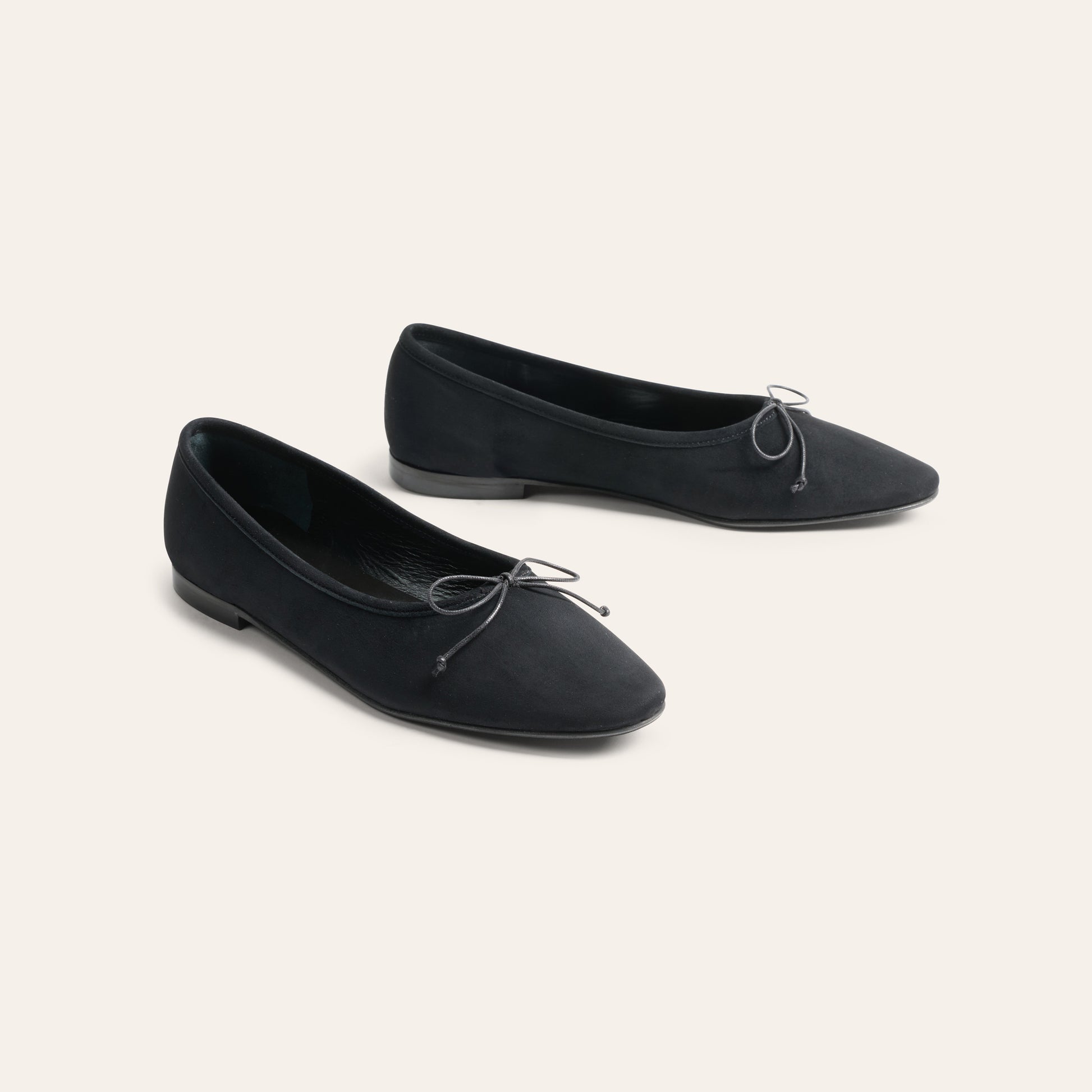 Como - Black Suede