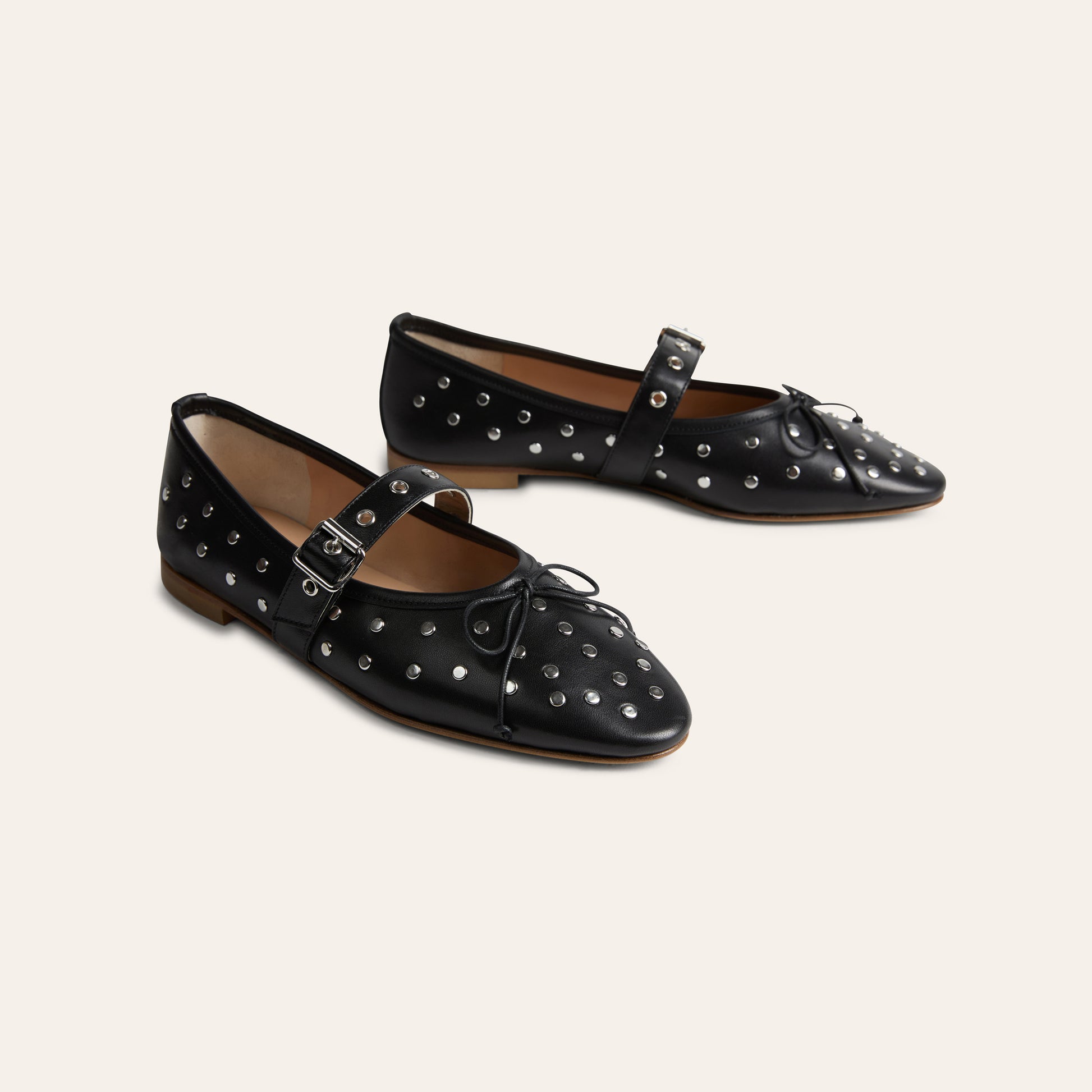 Como Buckle - Black Studs