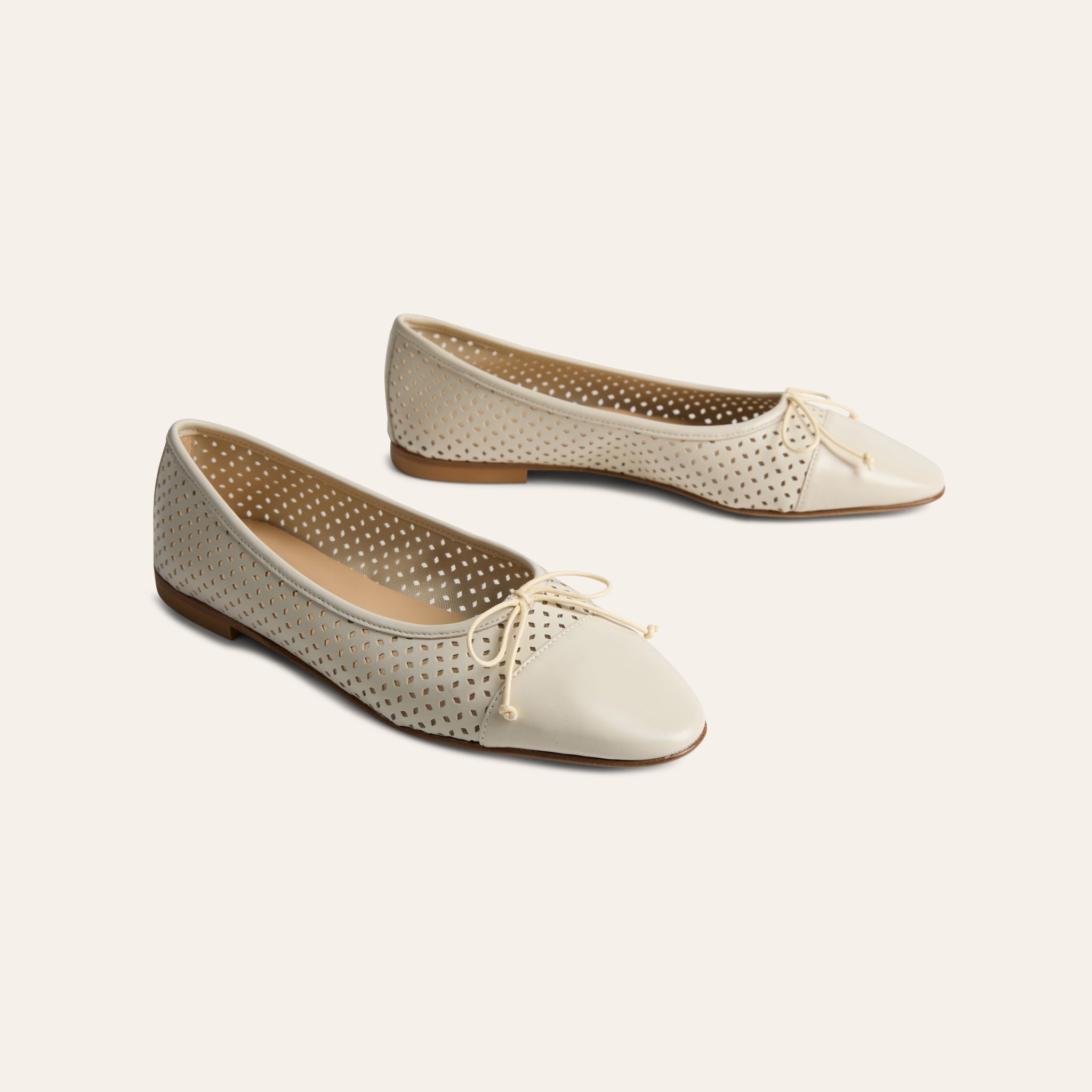 Como - Perforated Ivory