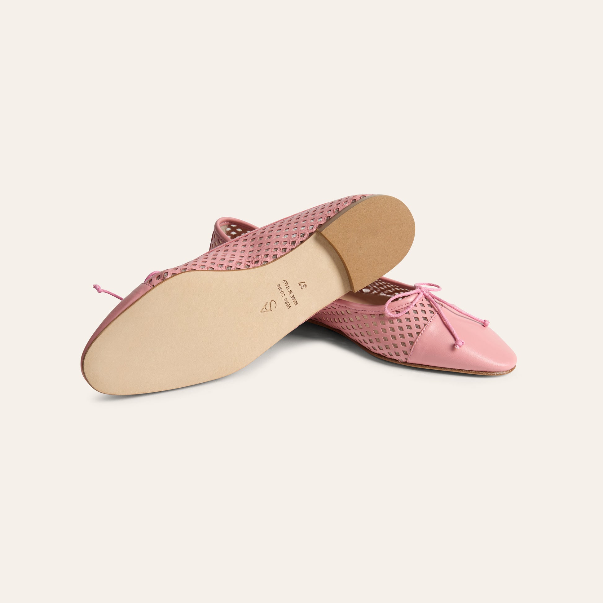 Como - Perforated Peony