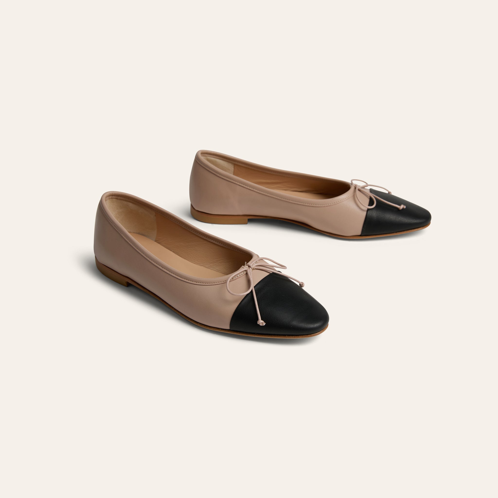Como Italian Leather Ballet Flat in Beige Nude/Black