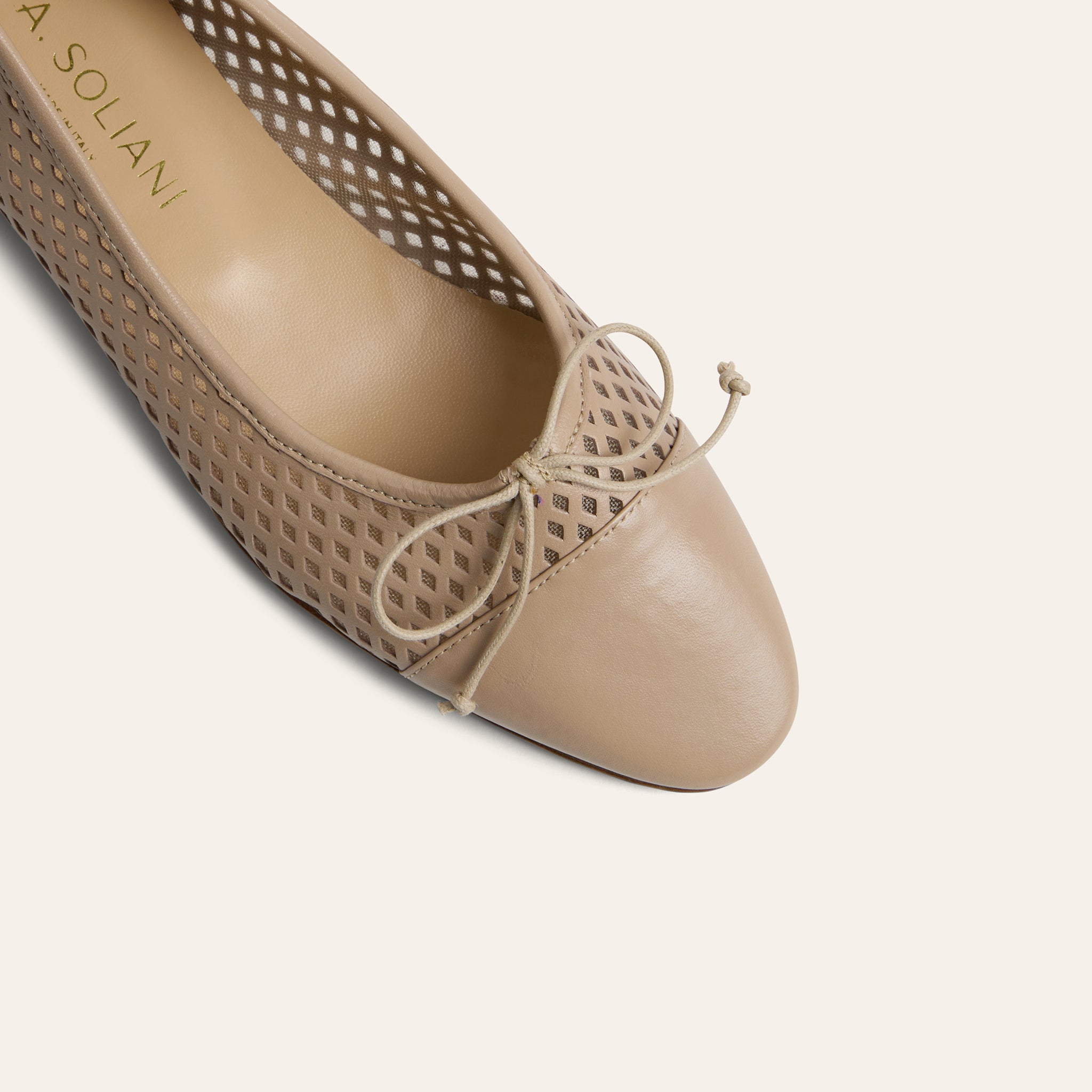 Como - Perforated Beige