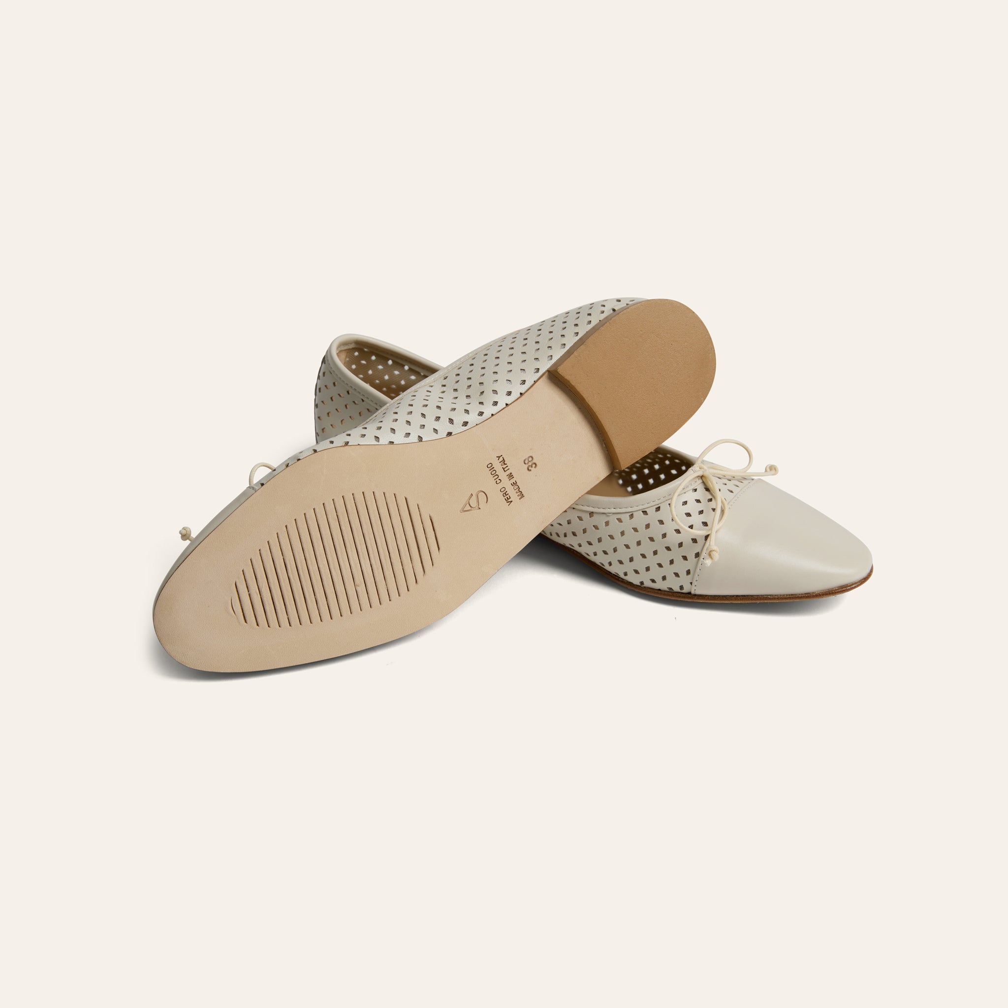 Como - Perforated Ivory