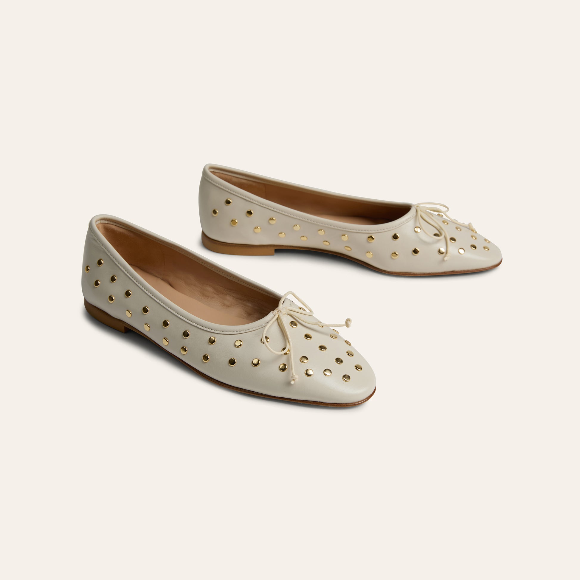 Como Studs- Ivory