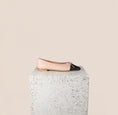 Load image into Gallery viewer, Como Blush Black Twill Leather Flats
