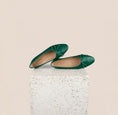 Load image into Gallery viewer, Como Italian Leather Ballet Flats in Emerald
