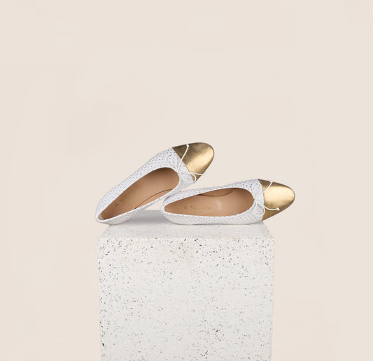 Como White Dotted/Gold Flats