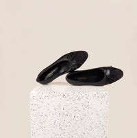 Como Italian Leather Flats in Black Leather/Suede
