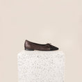 Load image into Gallery viewer, Como Ballet Flats in Bronze Links and Black Leather Side
