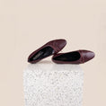 Load image into Gallery viewer, Como Italian Leather Flats in Wine Leather
