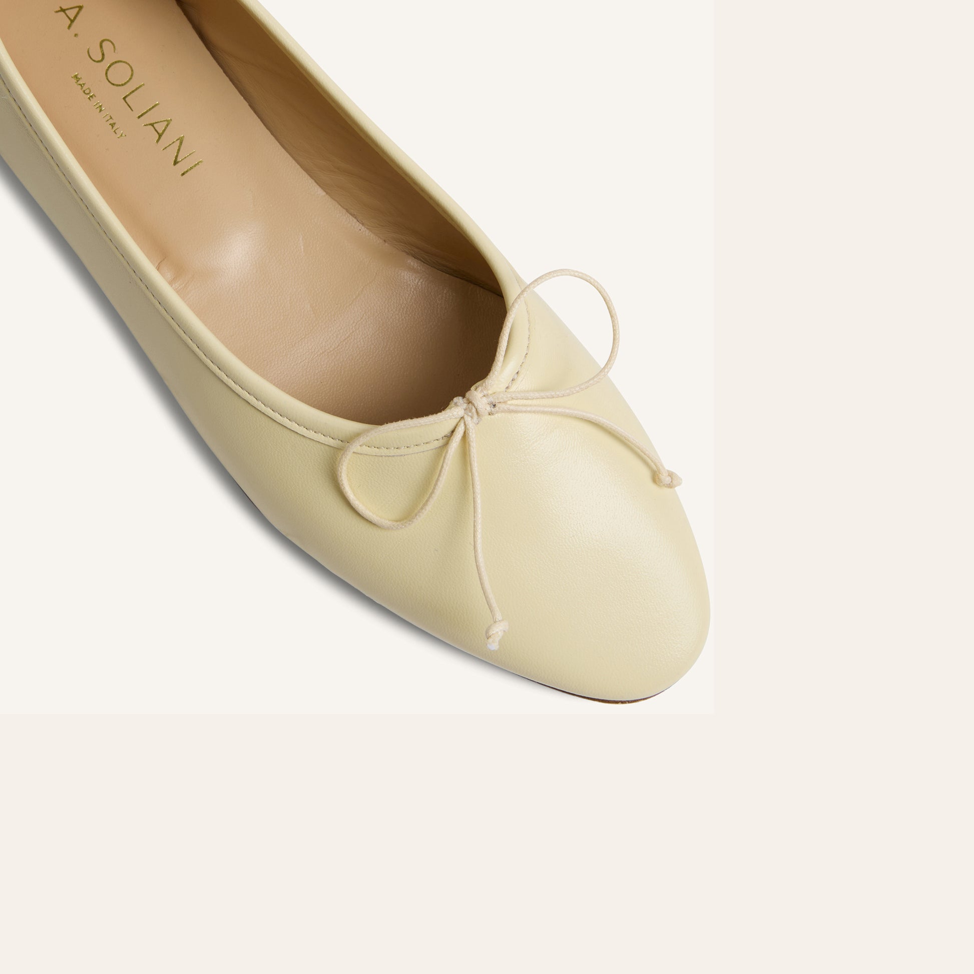 Como - Butter Yellow