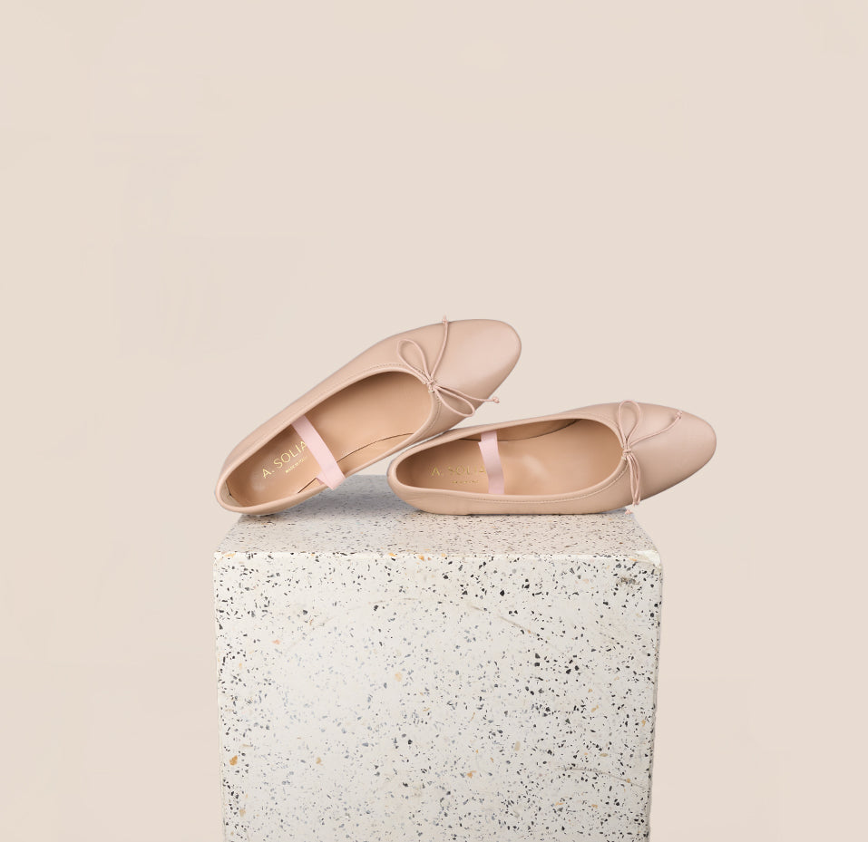 beige dress flats Como Strap resin rubber
