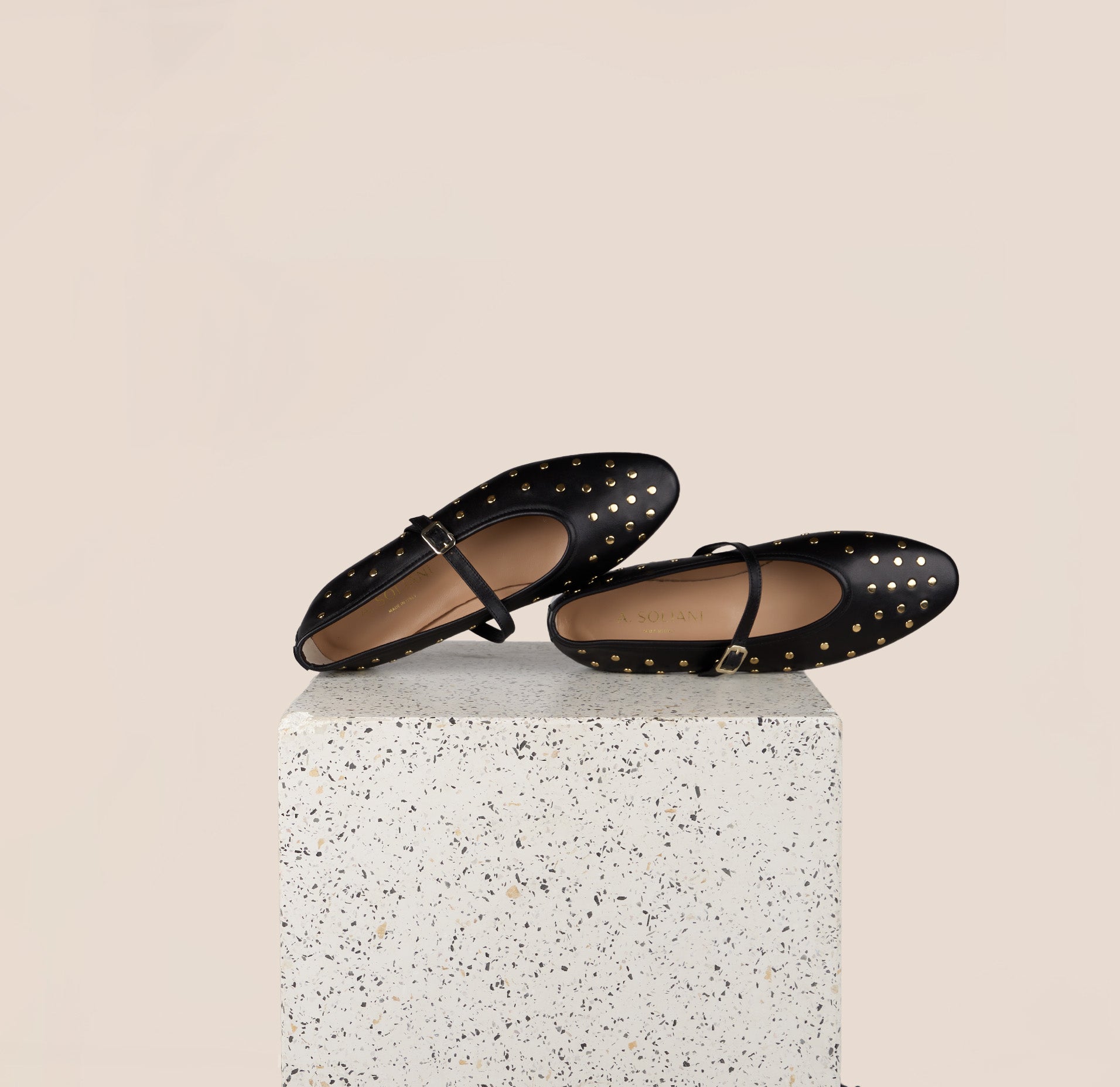 Cori Studs - Black