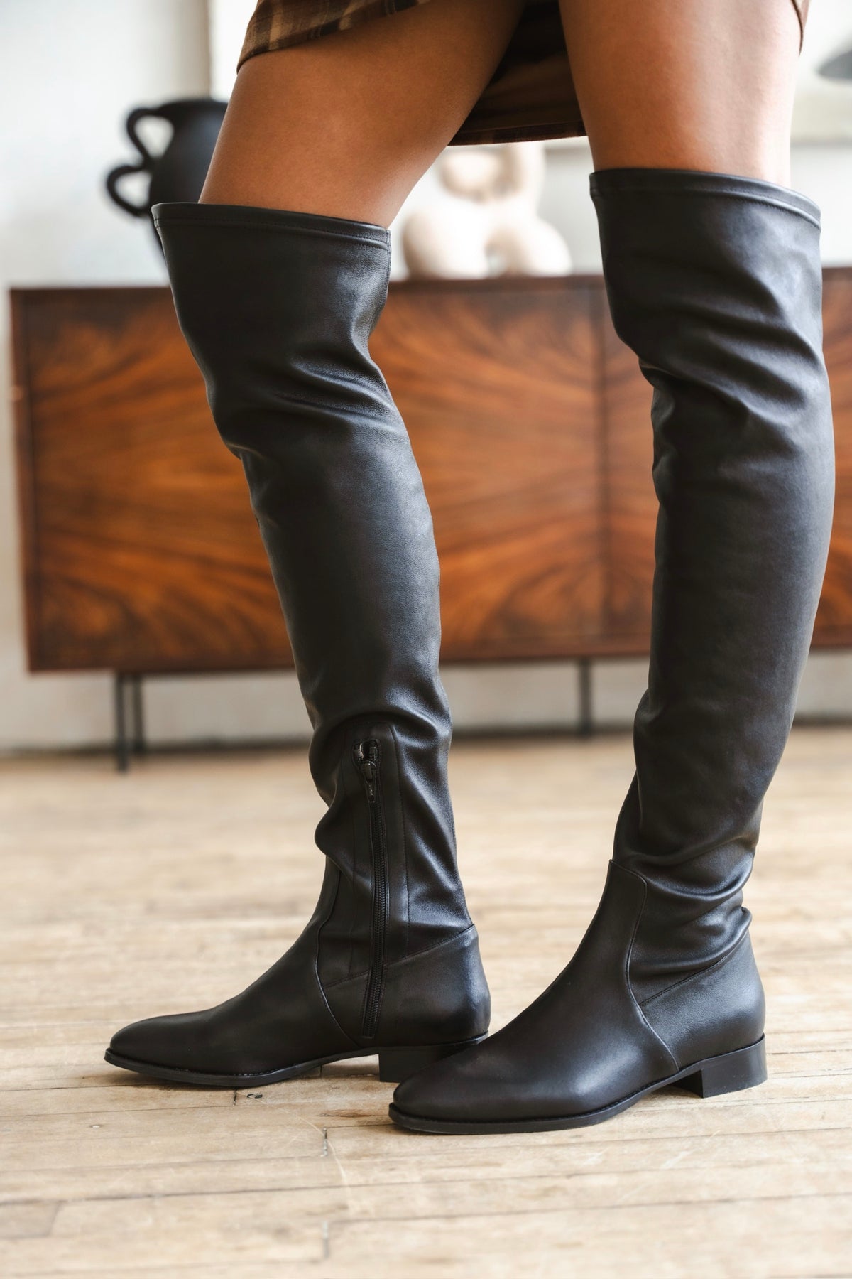 Lugo - Black Leather