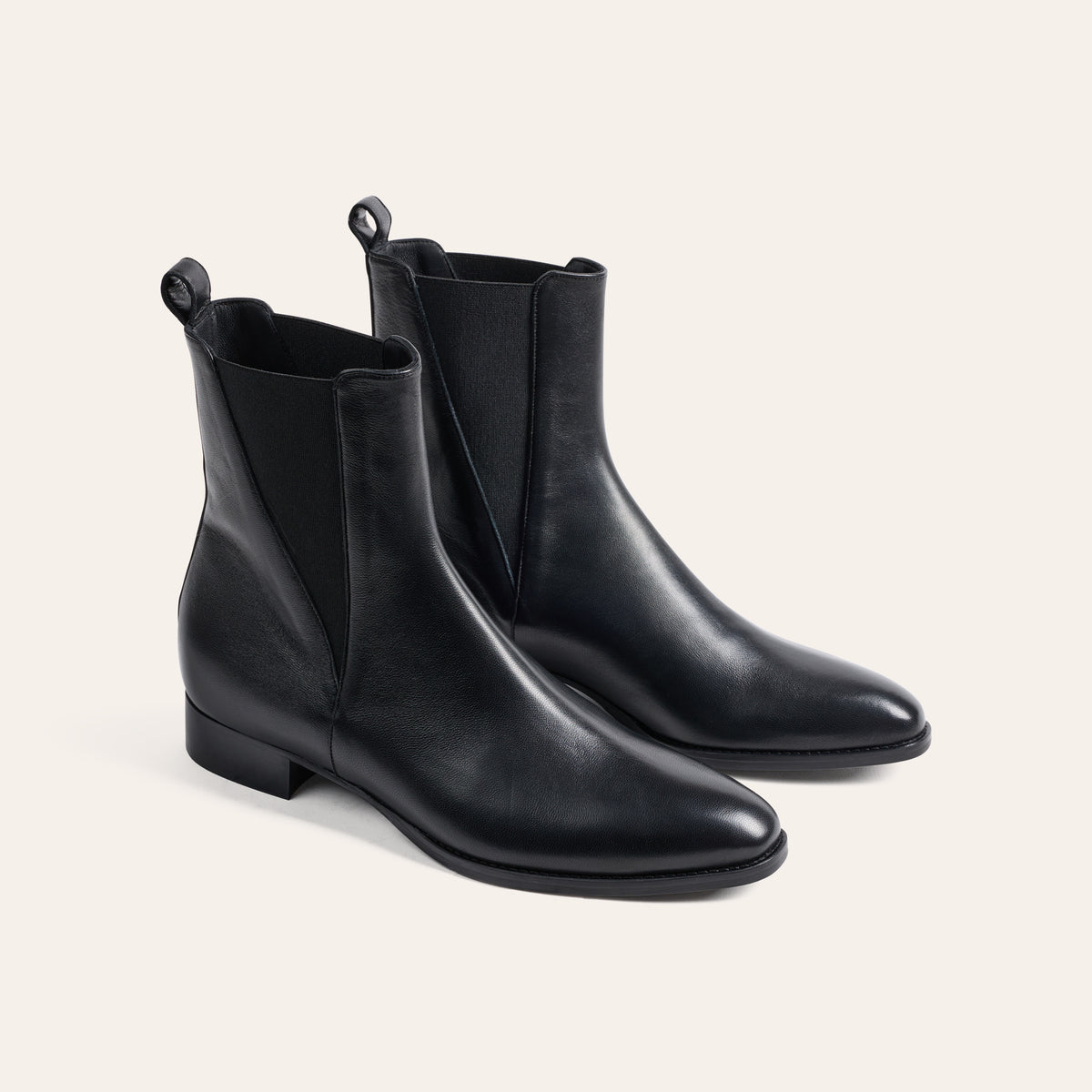 Noto - Black Leather