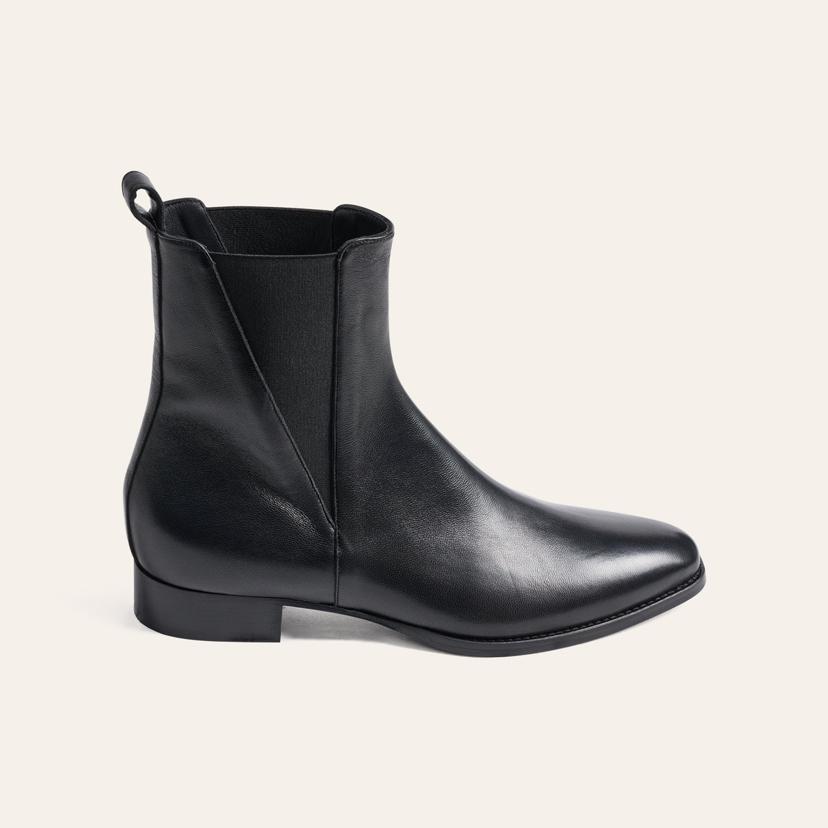 Noto - Black Leather