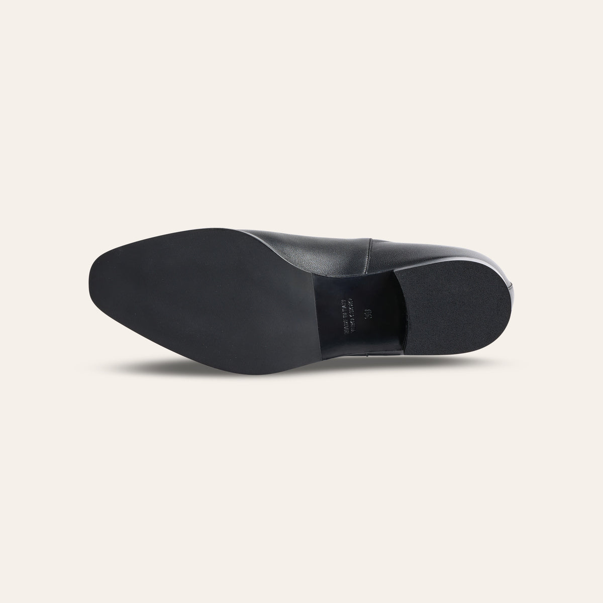Noto - Black Leather