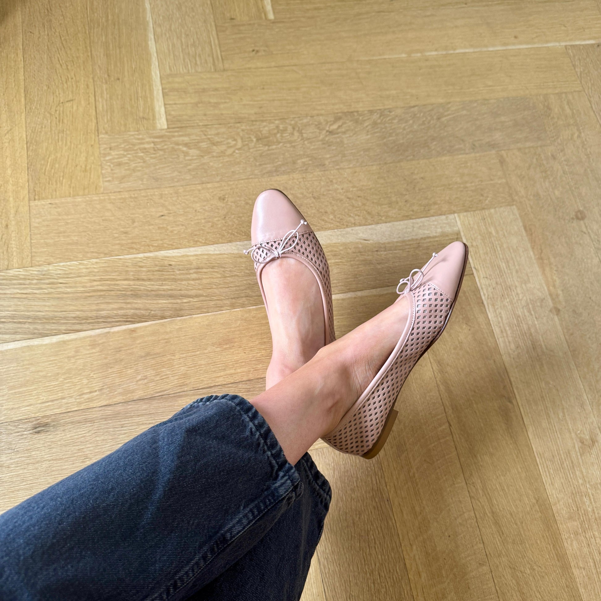 Como -  Perforated Nude