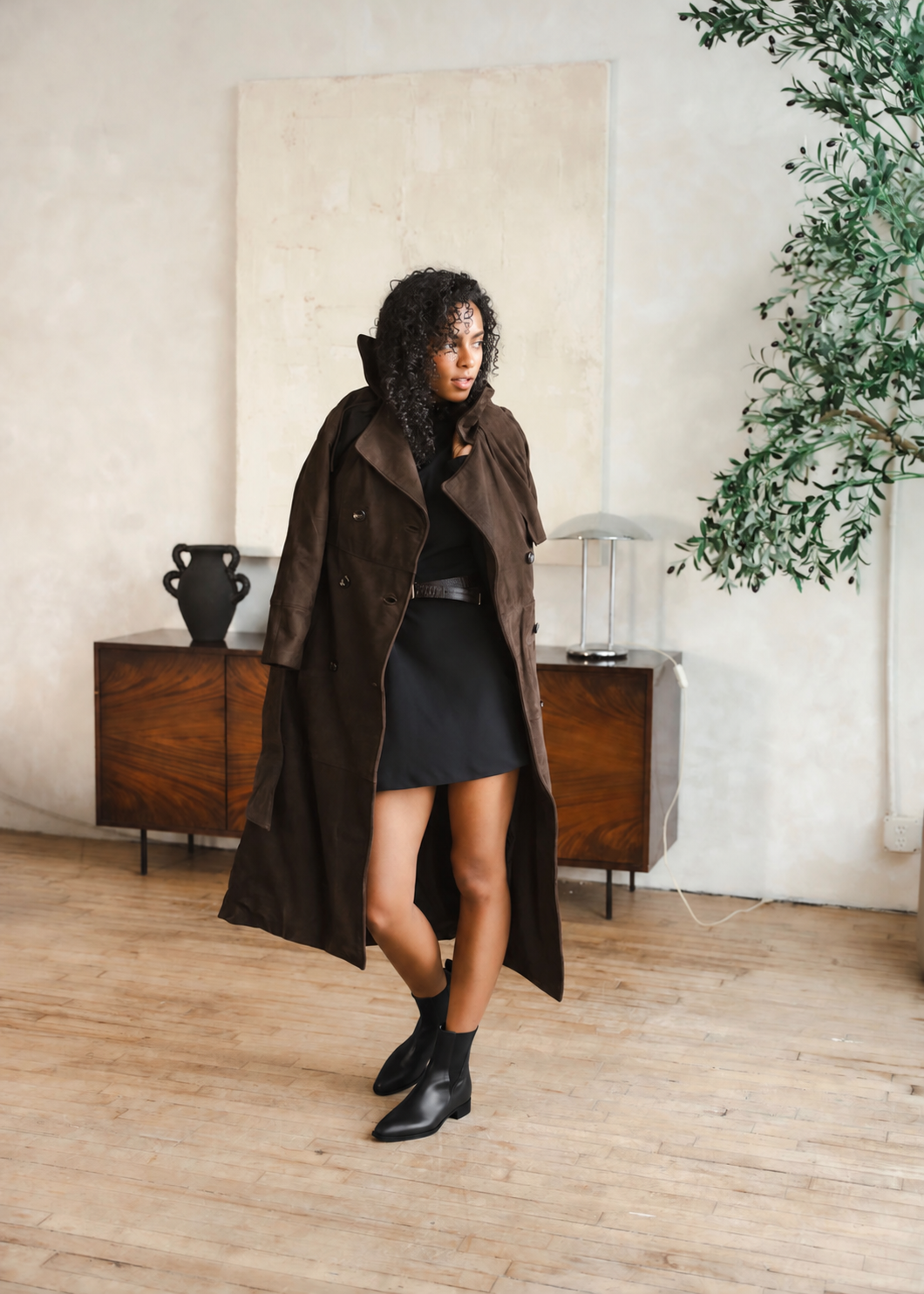 Noto - Black Leather