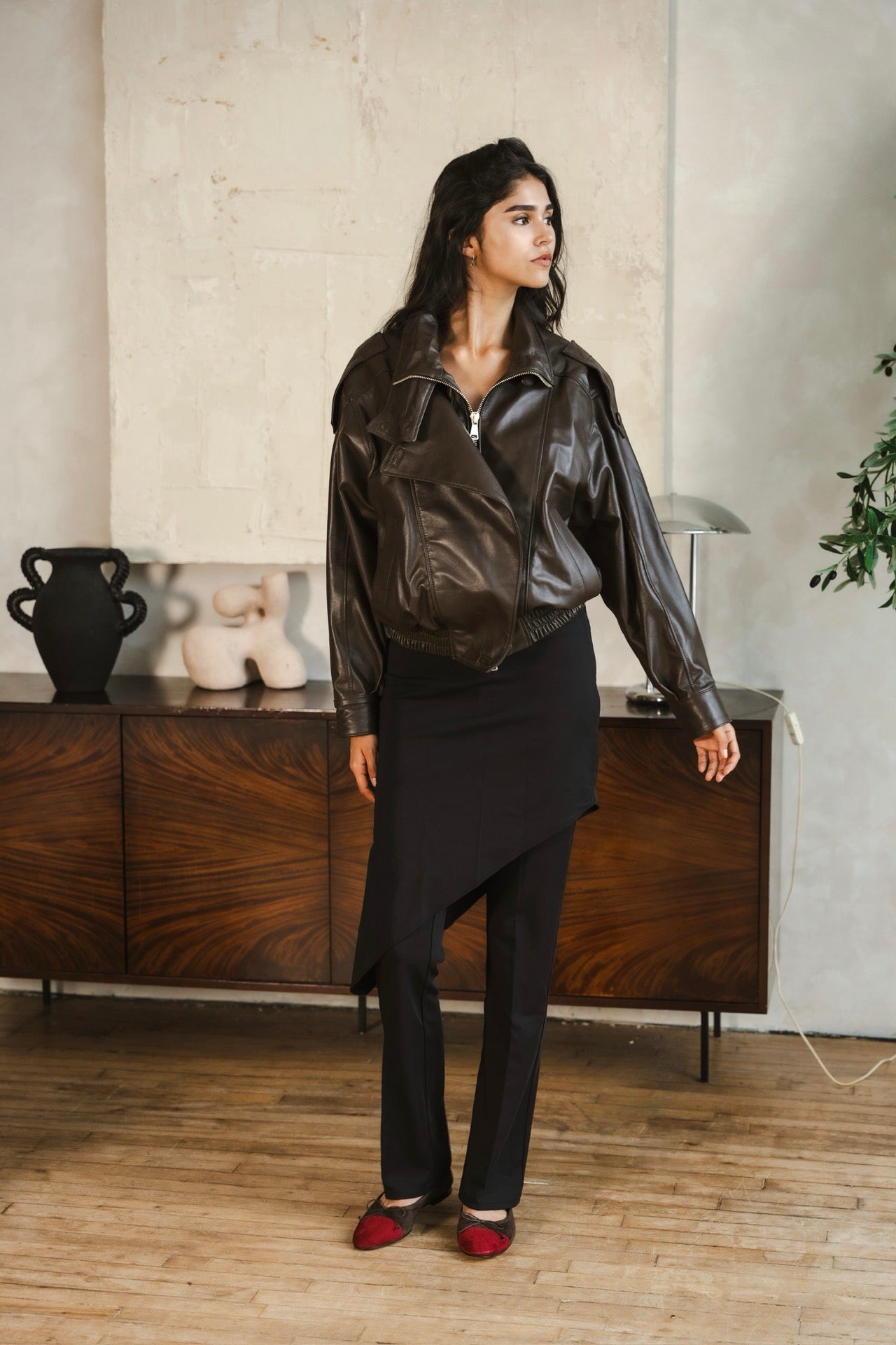 Como - Chocolate Suede/Sangria (This is a PREORDER, shipping between 09/25 - 10/05)