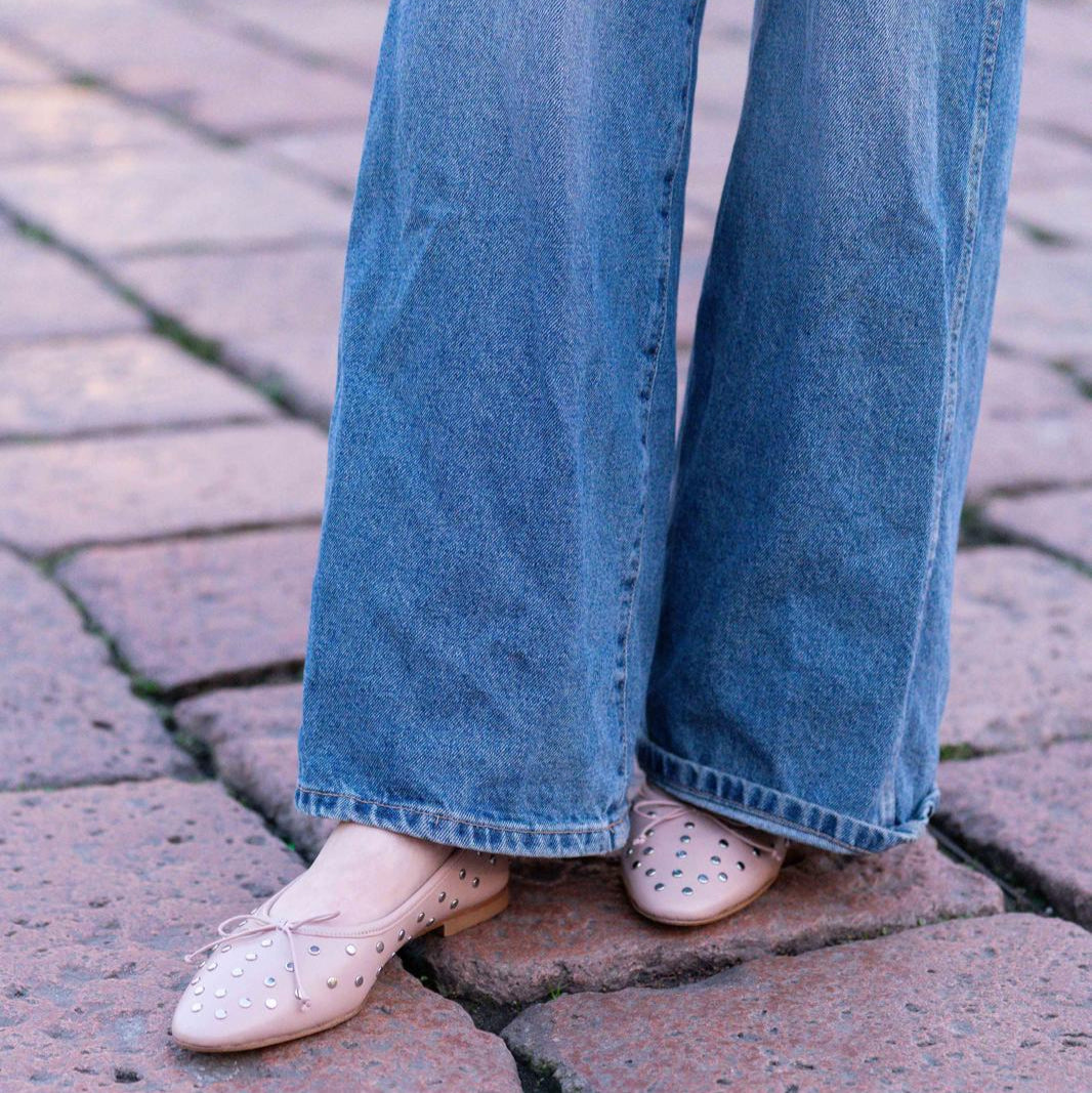 Como Studs-Beige Nude