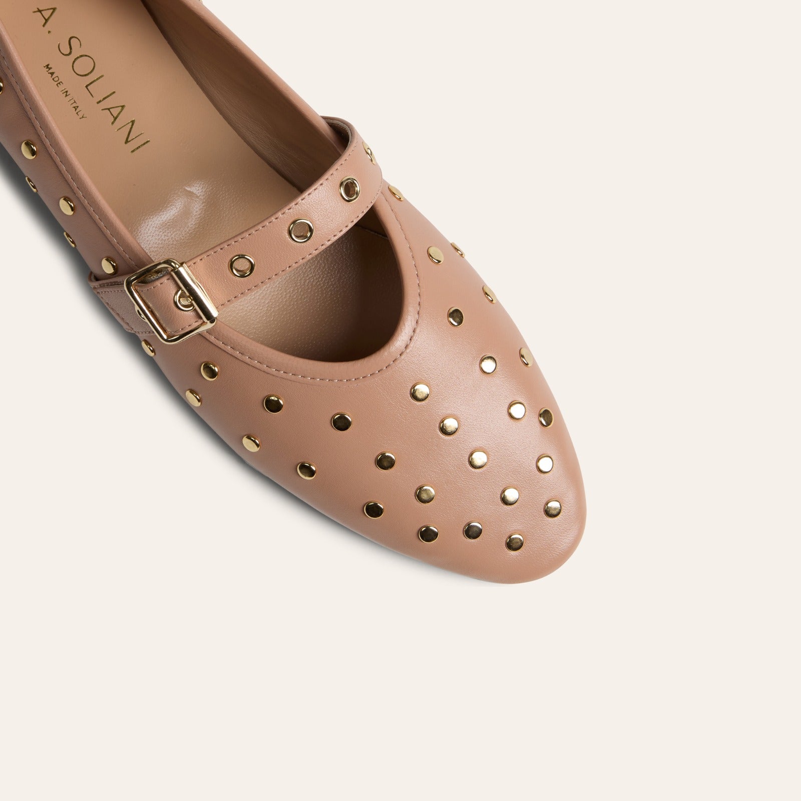 Como Buckle - Nude Studs