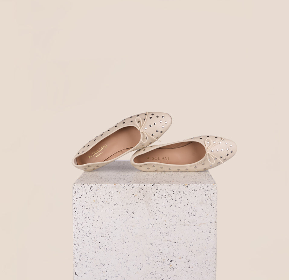Como Studs (Silver) - Ivory
