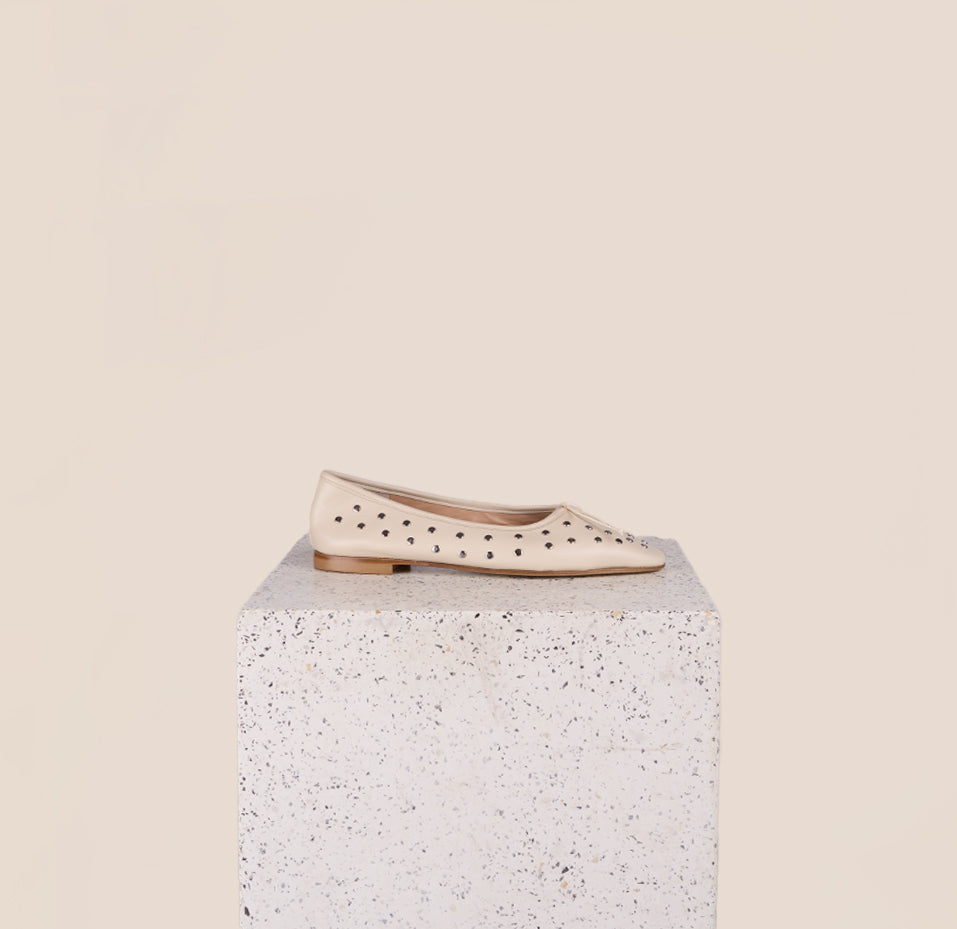 Como Studs (Silver) - Ivory