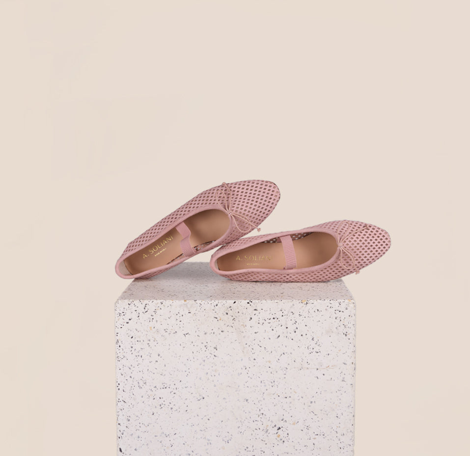 Como Strap - Perforated Peony