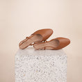 Load image into Gallery viewer, Capri Slingback In Caramel
