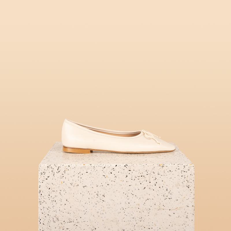 Como Italian Leather Ballet Flats in Ivory