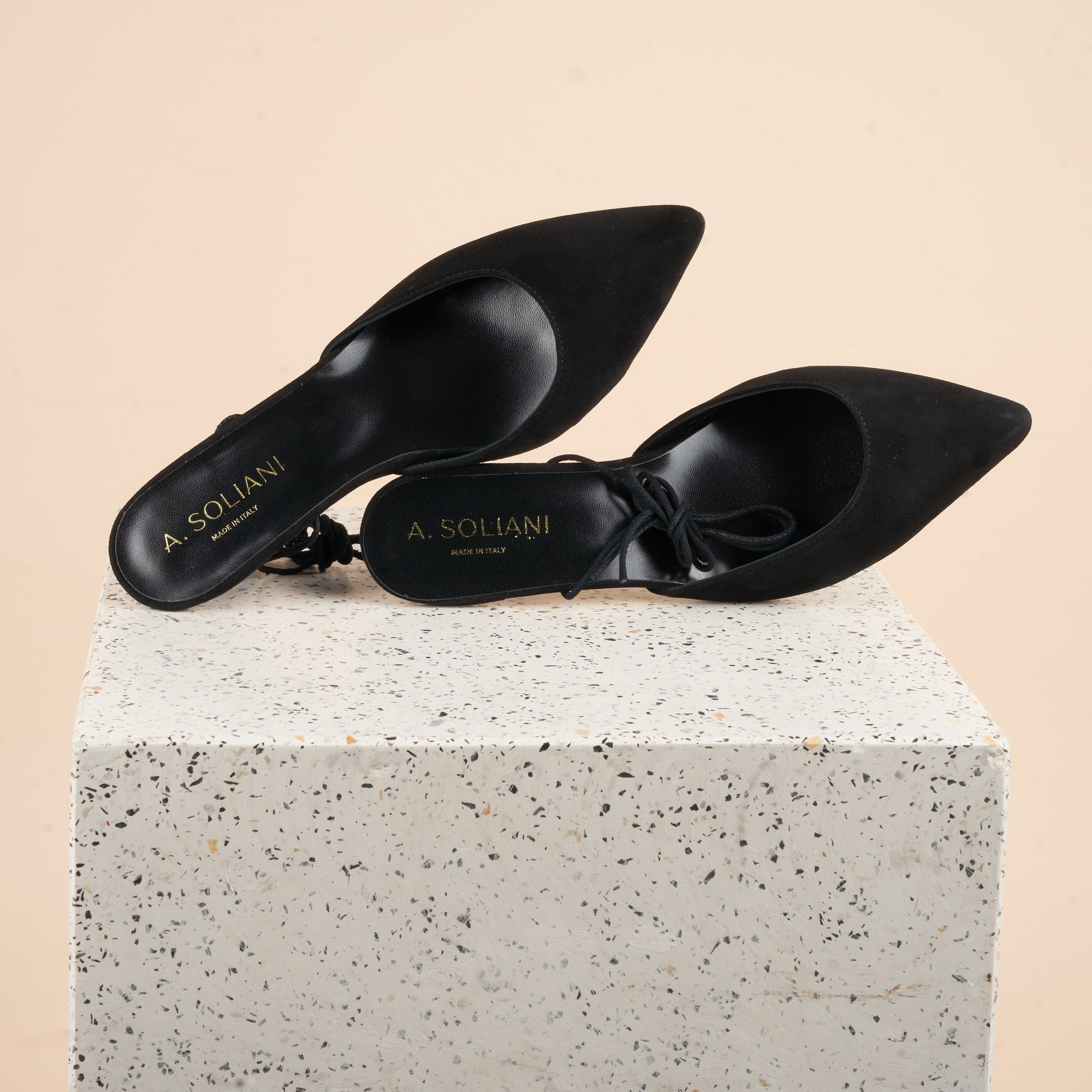 Alto High Heel - Black/Gold – Andrew Ma Footwear