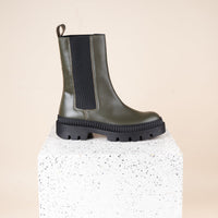 Monza Tall - Olive Calf Leather/Black