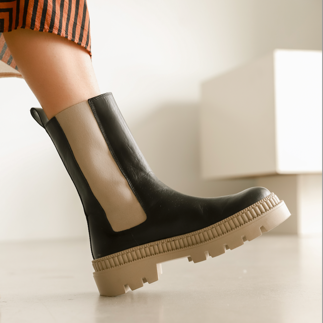 Monza Tall - Black Calf Leather/Sand